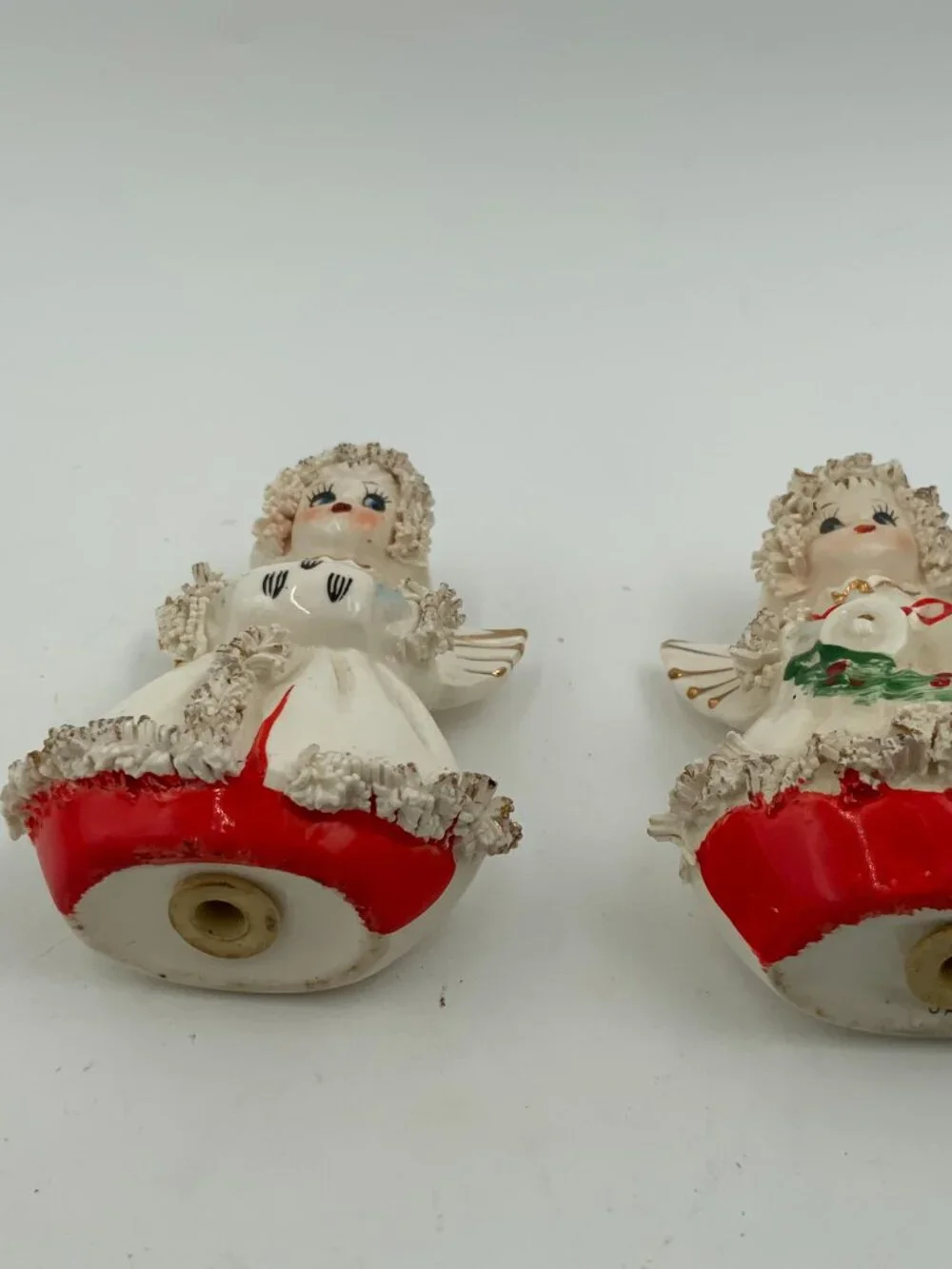 Commodore Spaghetti Ceramic Christmas Angels Salt & Pepper Shakers Figurine